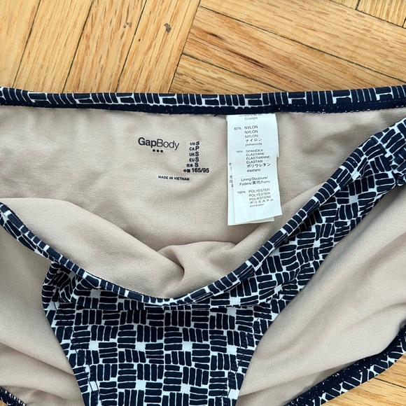 Gap swim suit - Picture 2 of 4